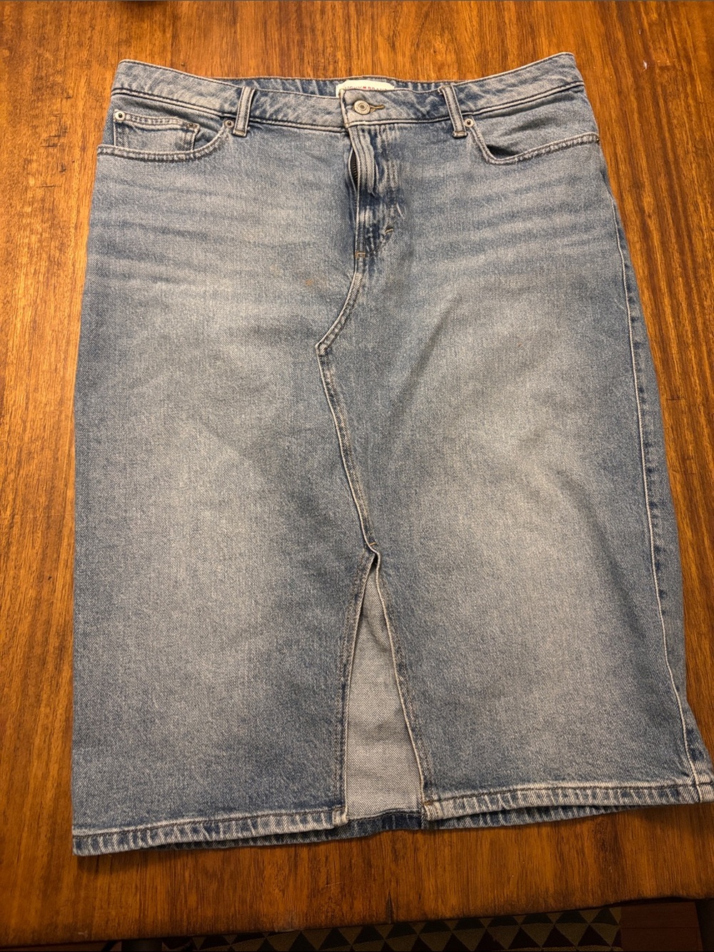 Lucky Brand Light Blue Denim front slit Sun-kissed Glow Skirt - size 14/32